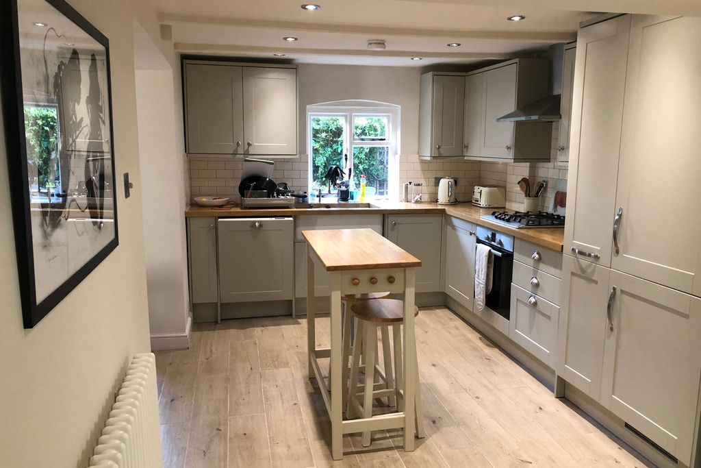 Winchester Canalside Cottage gallery - Gallery