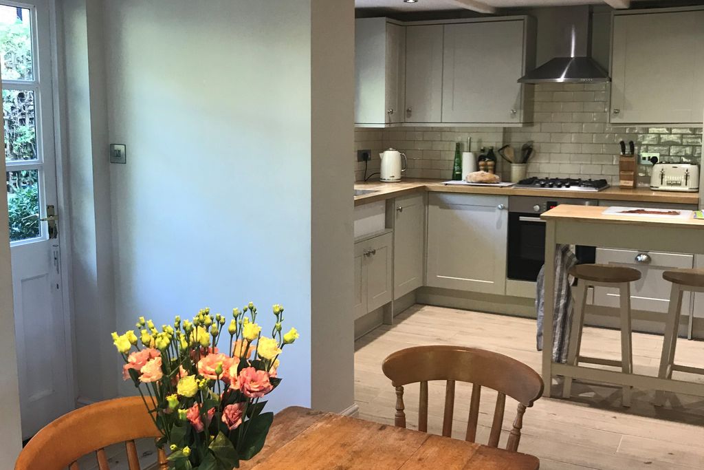 Winchester Canalside Cottage gallery - Gallery