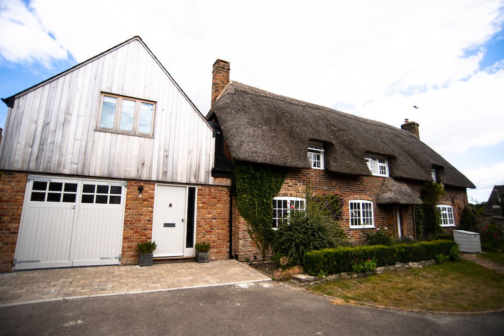 Barton Cottage gallery - Gallery