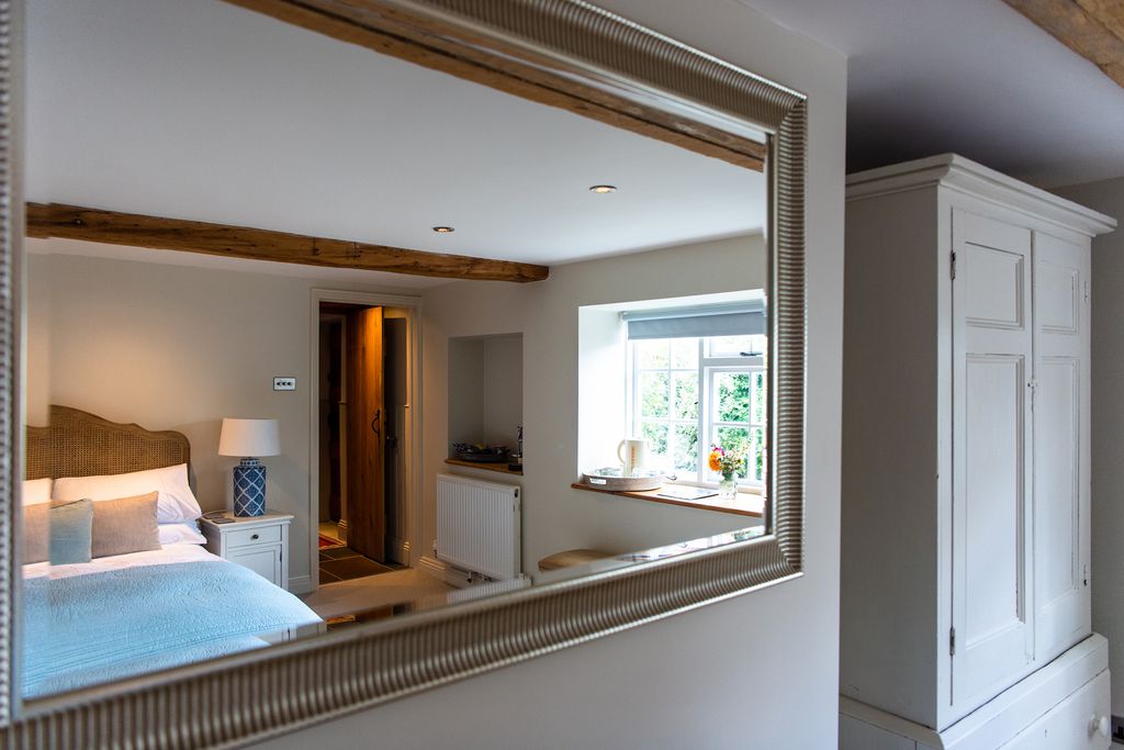 Barton Cottage gallery - Gallery