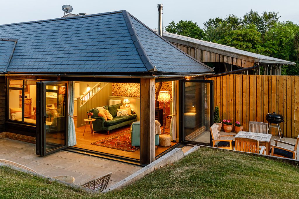 The Hovel gallery - Gallery