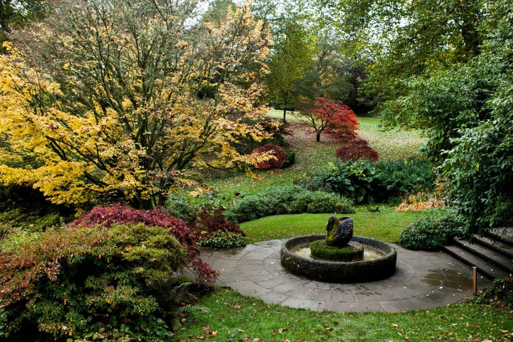 Dartington Hall gallery - Gallery