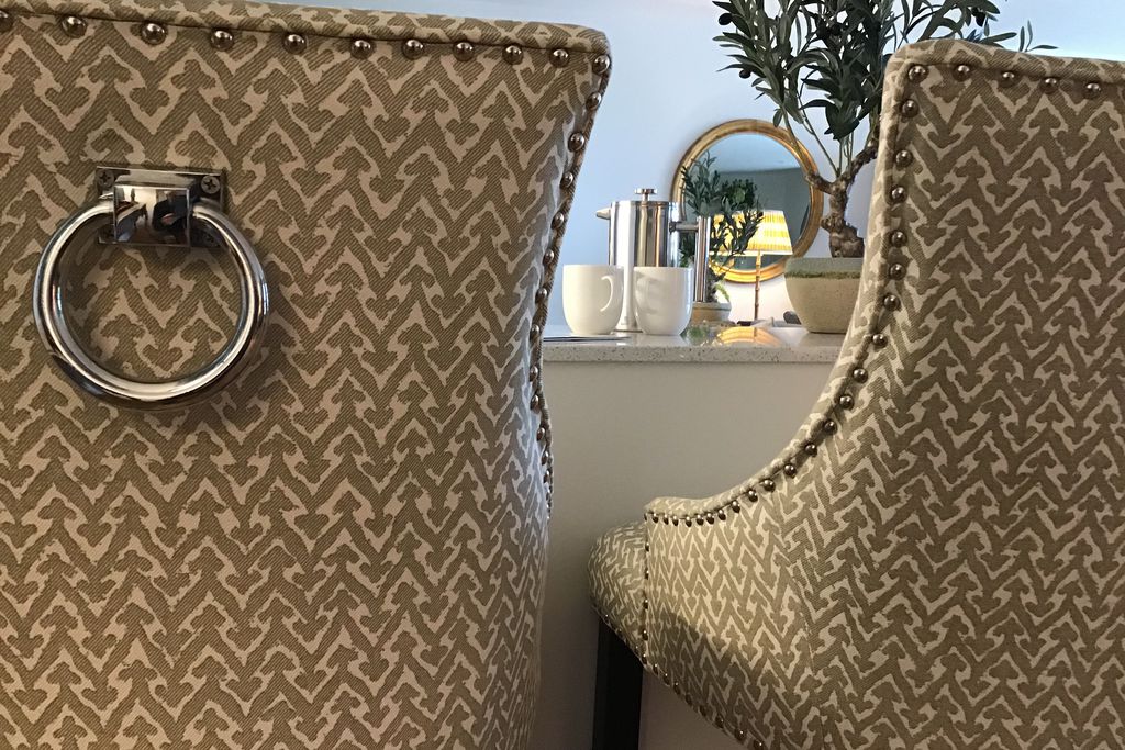 153 Leeward gallery - Gallery