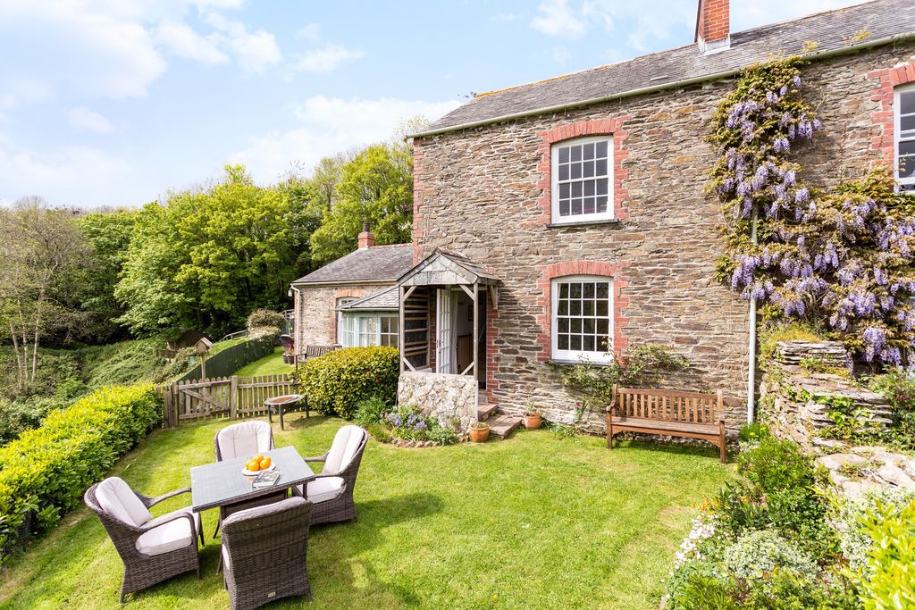 Laurel, Elm and Jasmine Cottage at Treworgey - Gallery