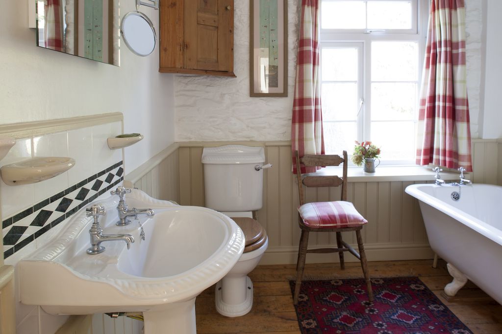 Laurel, Elm and Jasmine Cottage at Treworgey gallery - Gallery
