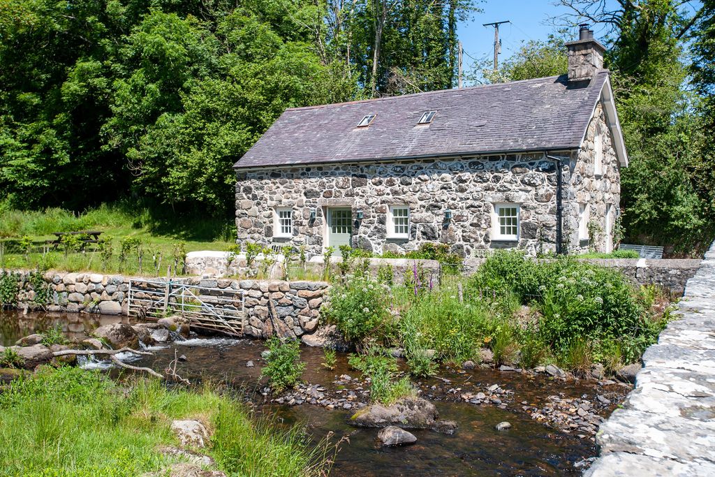 Otter Cottage gallery - Gallery