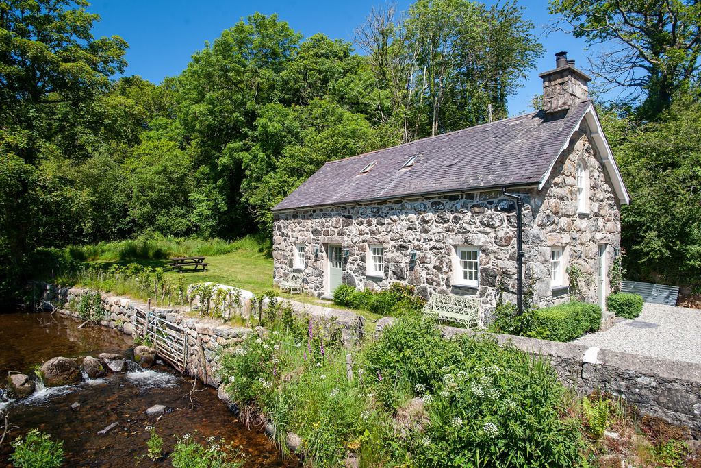 Otter Cottage gallery - Gallery
