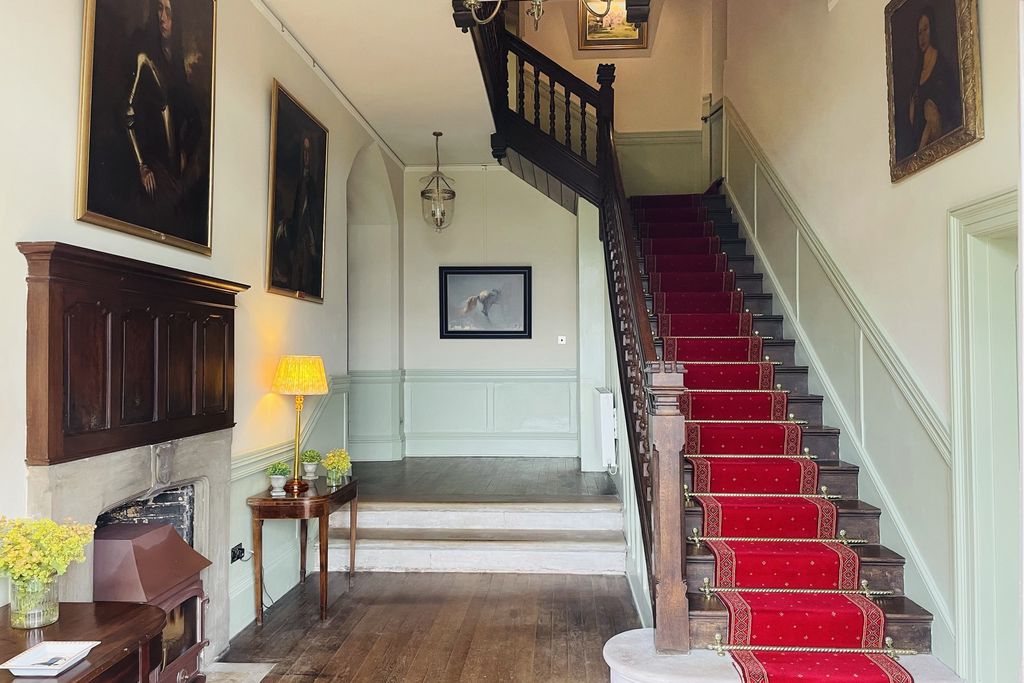 Chelmarsh Hall gallery - Gallery
