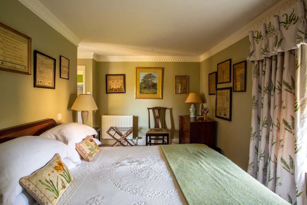 Clapton Manor gallery - Gallery
