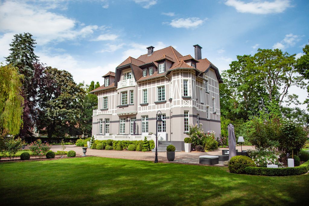 Le Château - Gallery
