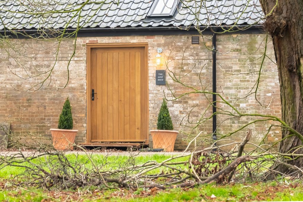 The Goat Shed Sawday's