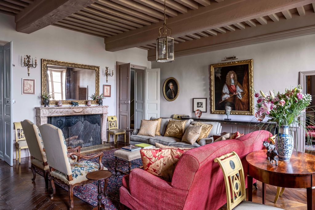 Town House in Saulieu gallery - Gallery