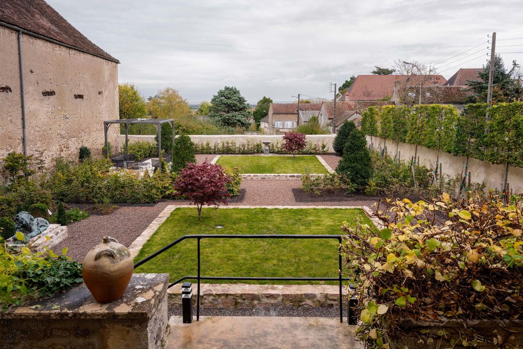 Town House in Saulieu gallery - Gallery