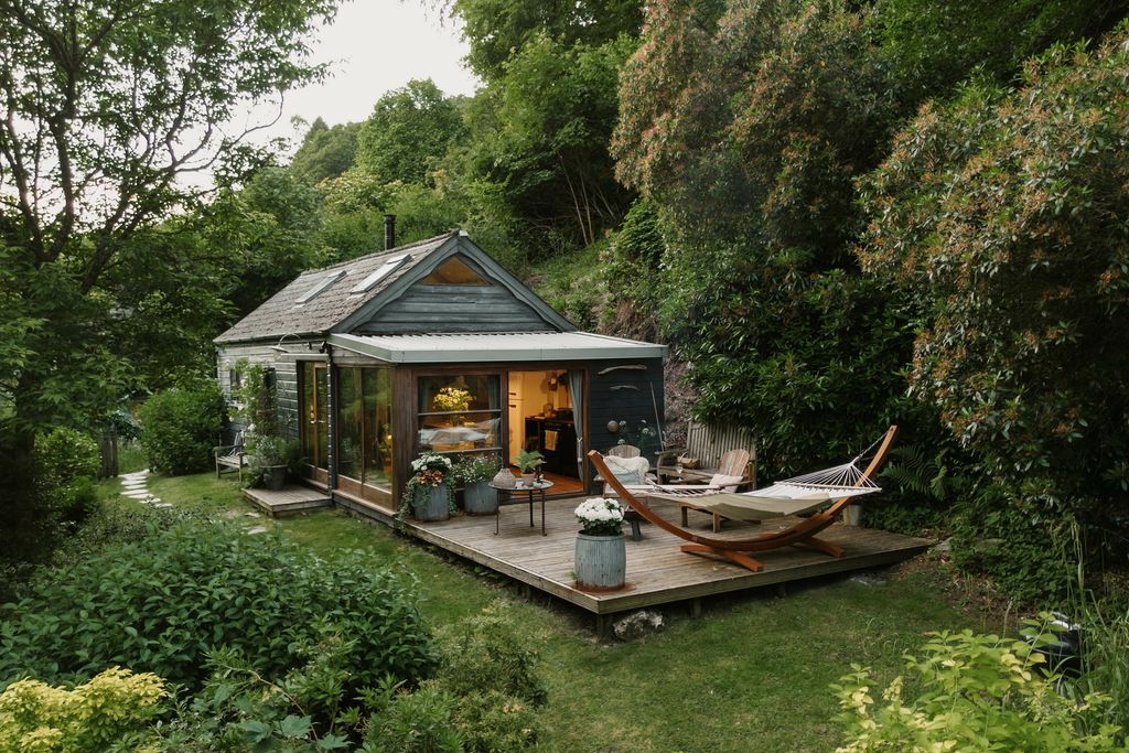 The Batman's Summerhouse - Gallery