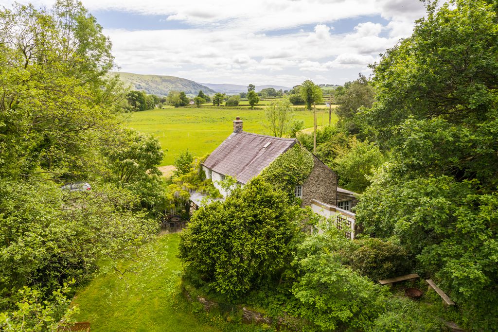 Glan-yr-afon - Gallery