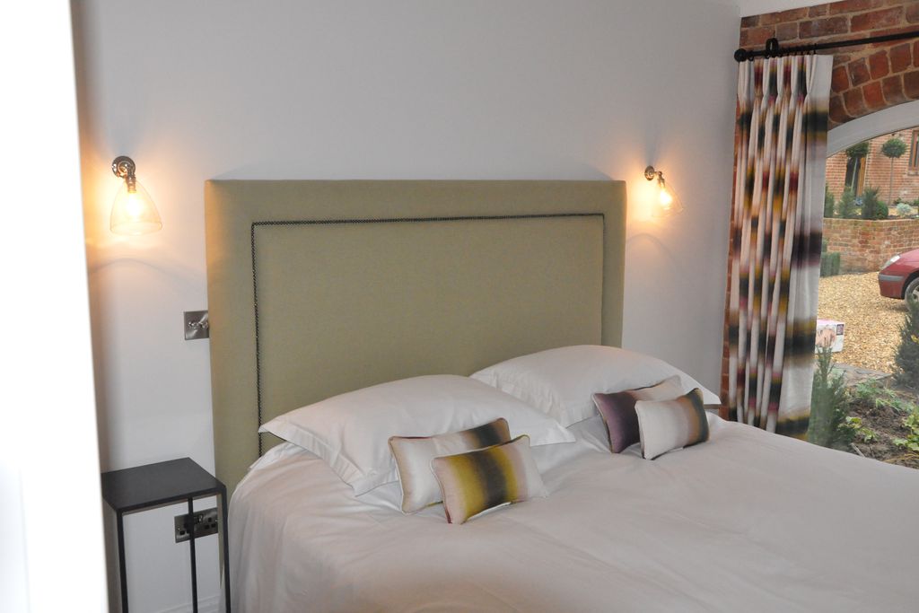 Fairoaks Barns 7 - Gallery