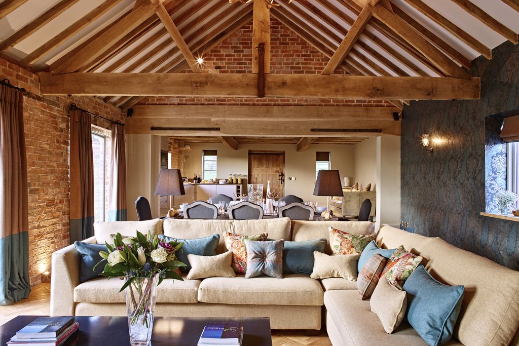 Fairoaks Barns 13 - Gallery