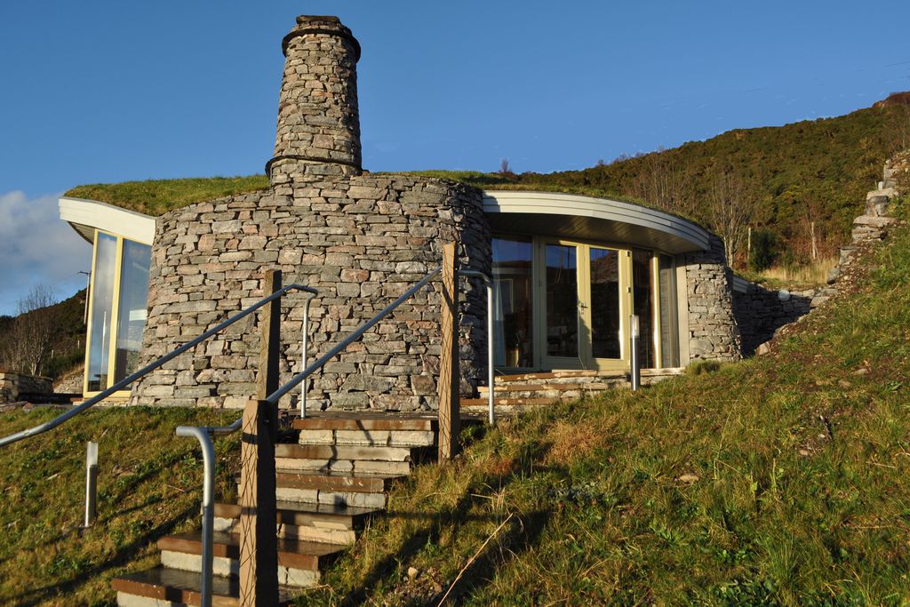 Curved Stone House 8 - Gallery