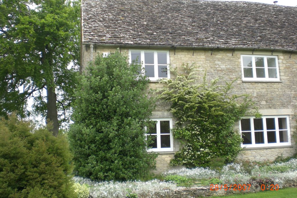 Abbey Home Farm: Lower Wiggold Cottage 10 - Gallery