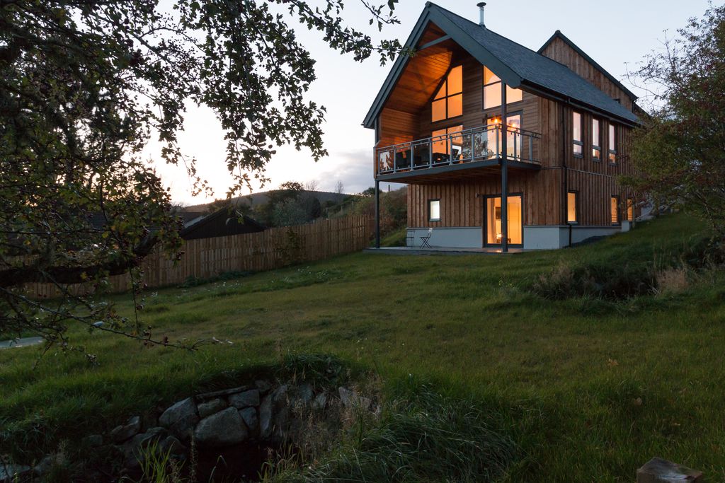 Exterior shot of Strathspey Lodge in the evening in Scotland