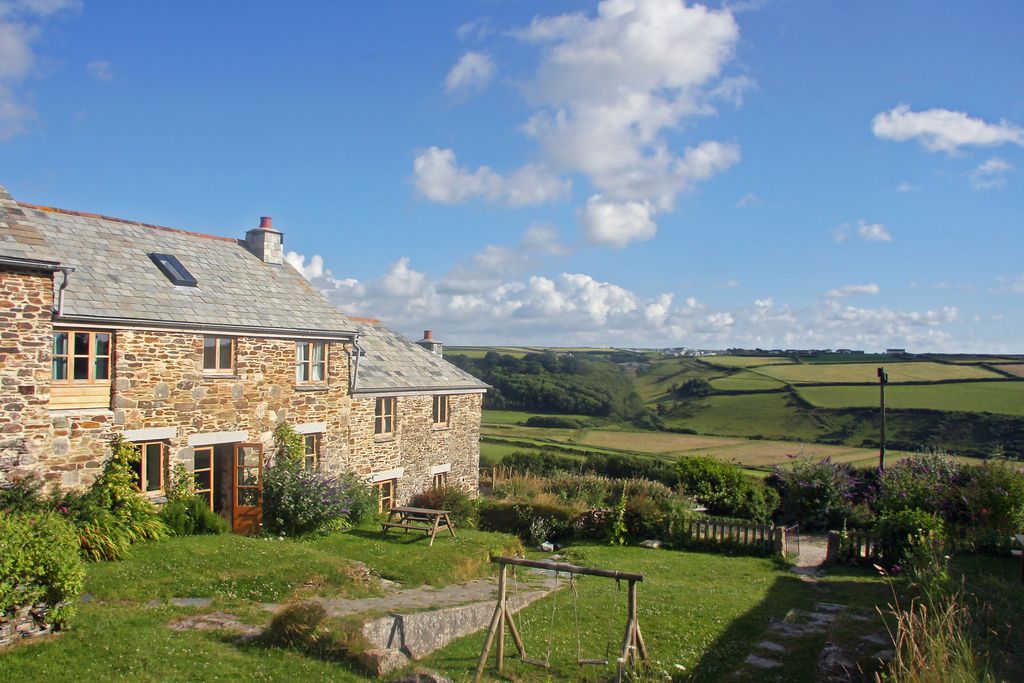 Exterior view of 5&6 Porth Farm Cottages in Devon