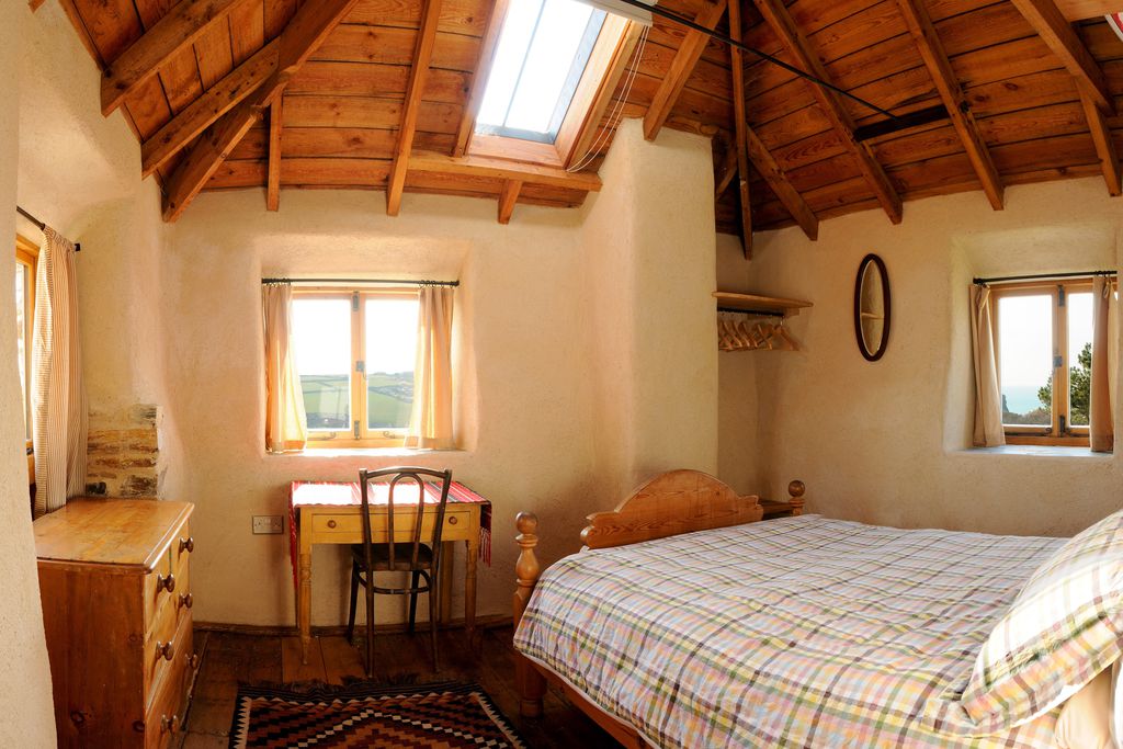 Traditional double bedroom 