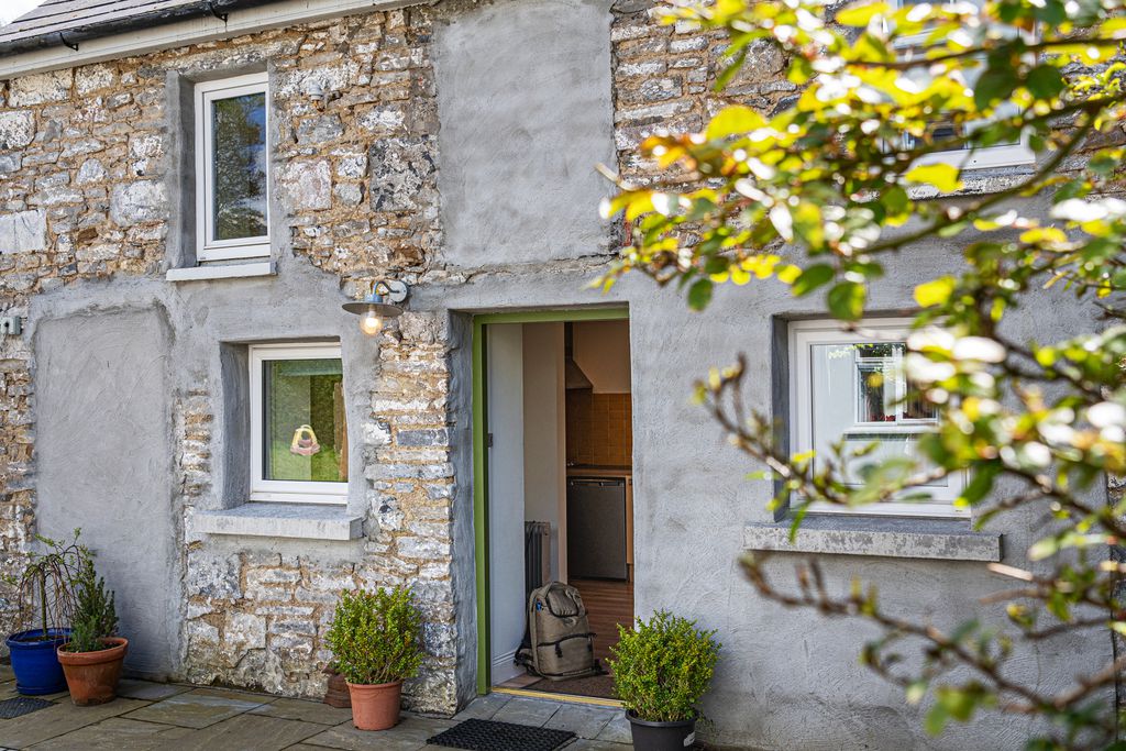 The Roost 19 - Gallery