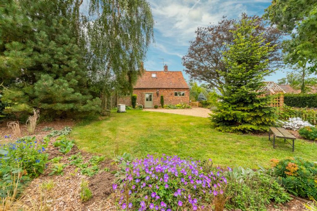 Norfolk Courtyard: Stockman's Cottage 18 - Gallery