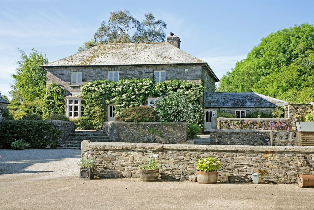 Coombeshead Farm - The Farmhouse & Grain Store 1 - Gallery