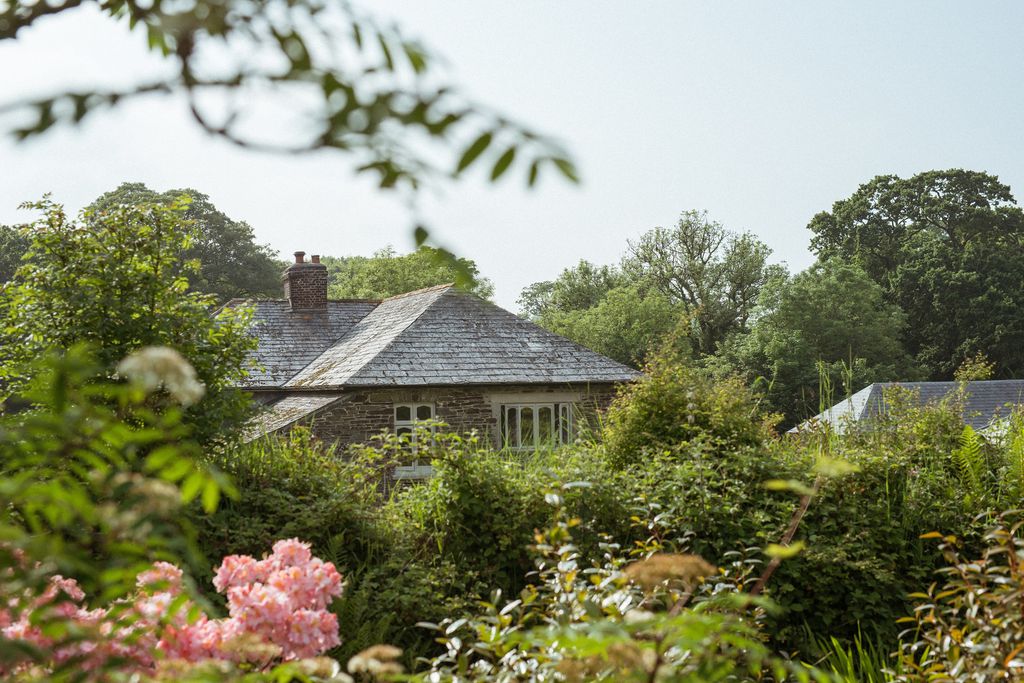 Coombeshead Farm - The Farmhouse & Grain Store 7 - Gallery