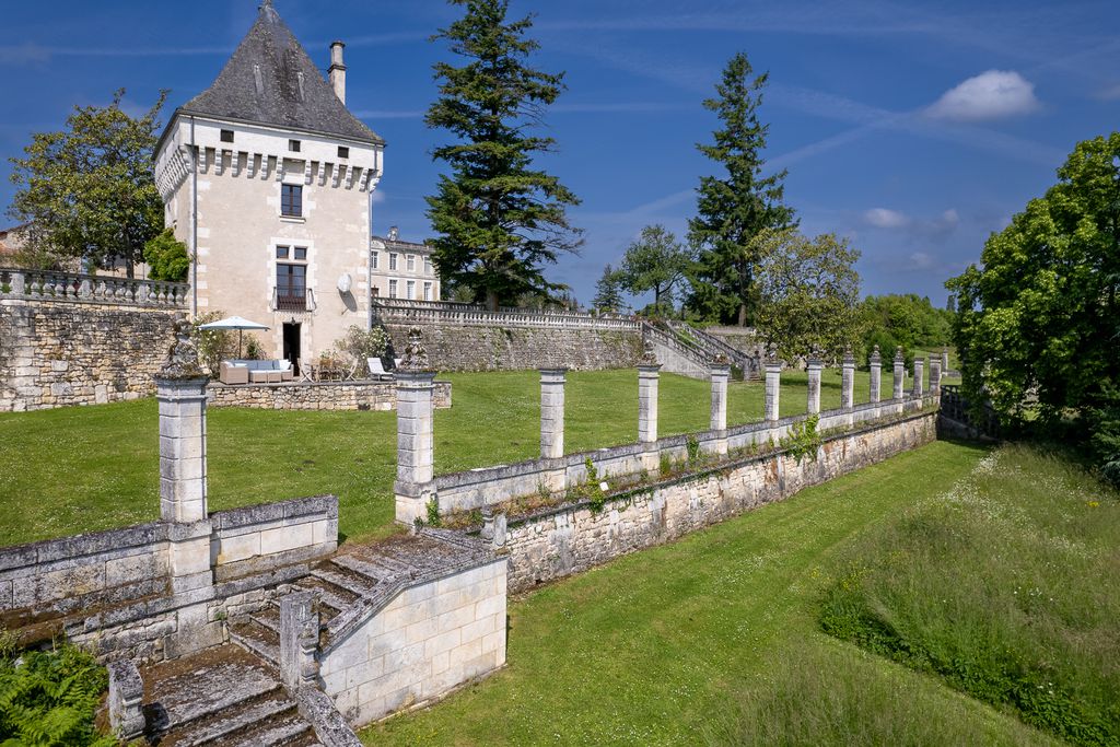 La Tour, Chateau de Charras 2 - Gallery