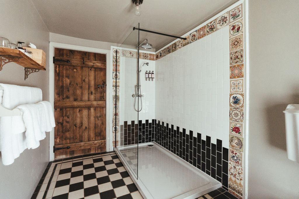 The Bell 20 - Gallery