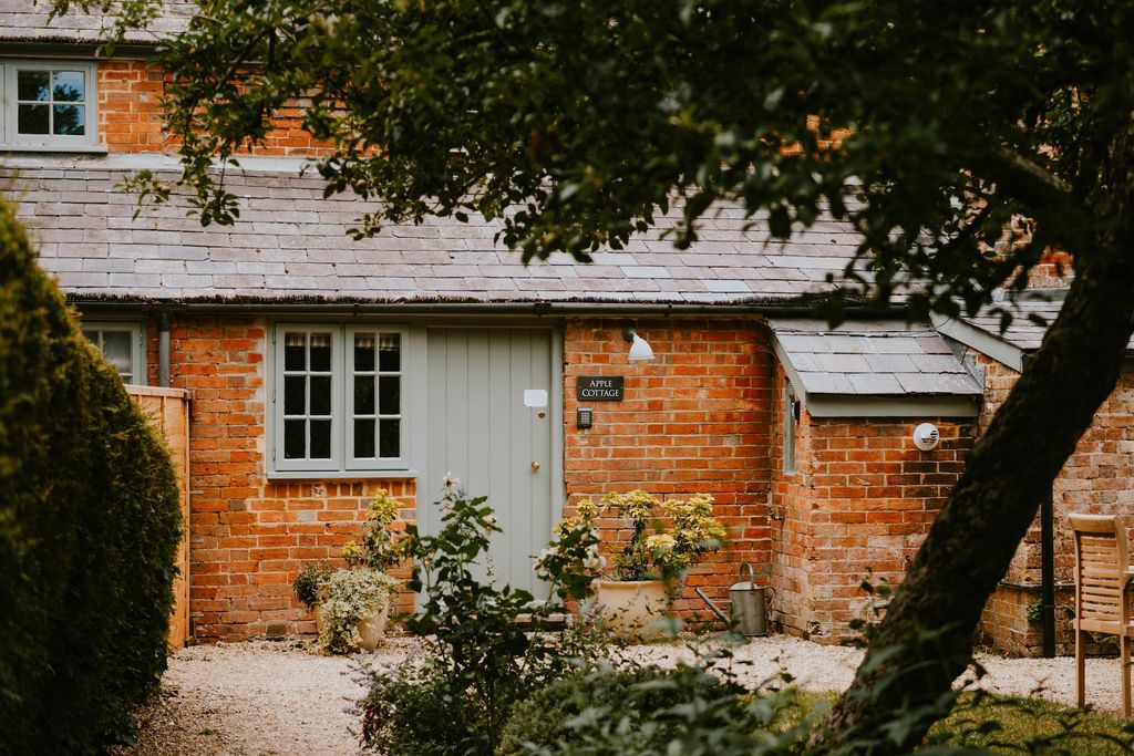 Plum & Apple Cottage 1 - Gallery