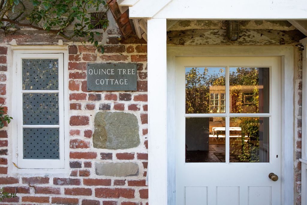 Quince Tree Cottage gallery 8 - Gallery