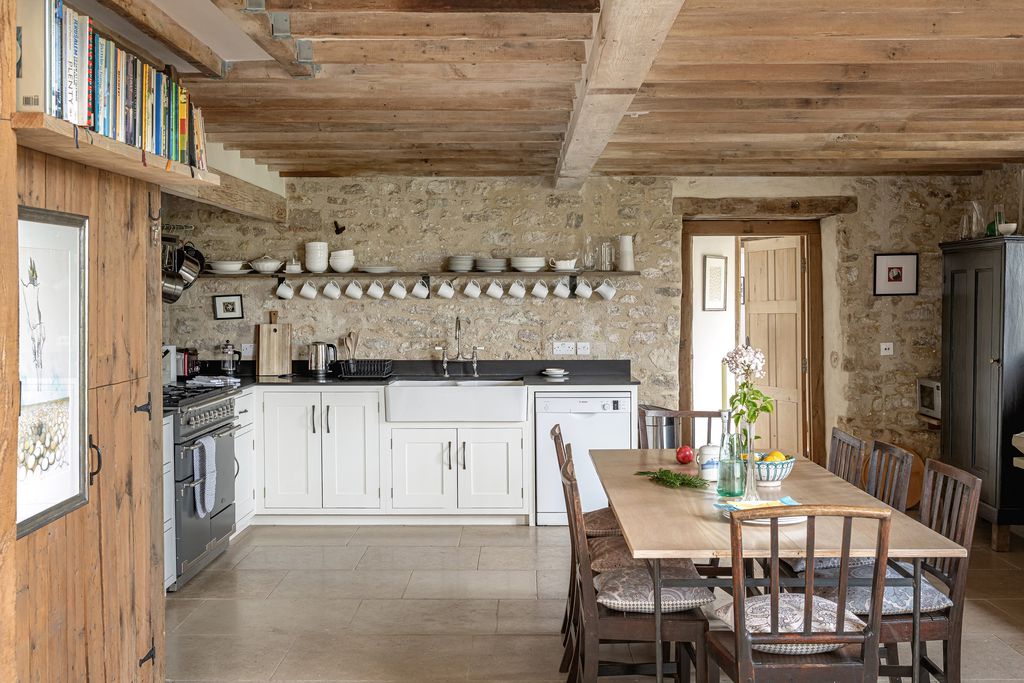 Court Farm Barn 6 - Gallery