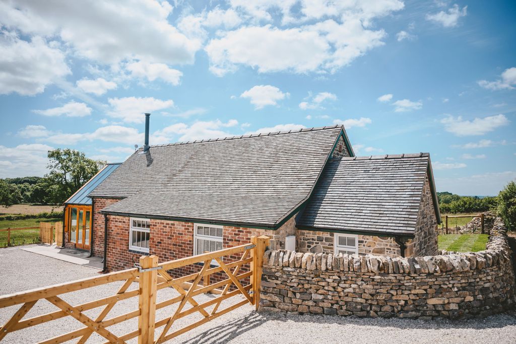 Tissington Hall: High Flatts Barn 18 - Gallery