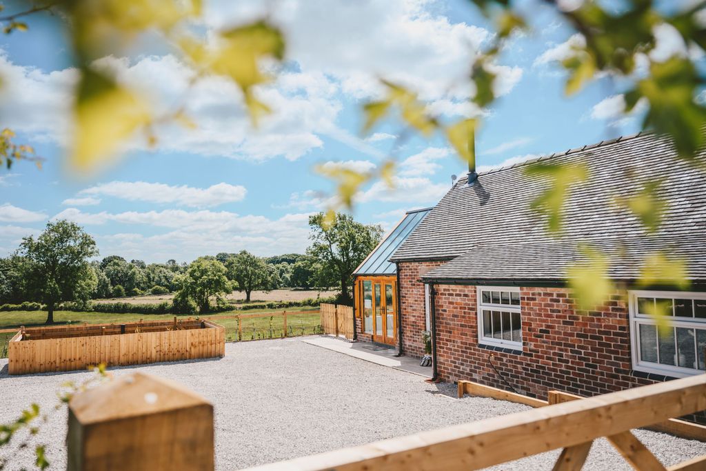 Tissington Hall: High Flatts Barn 17 - Gallery