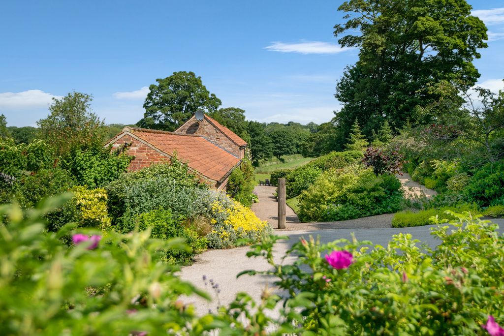 Marris Barn and The Wagon Shed 7 - Gallery