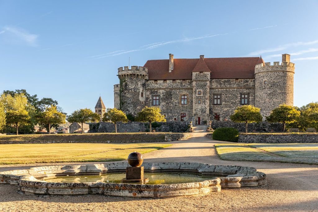 Château Royal de Saint-Saturnin 1 - Gallery