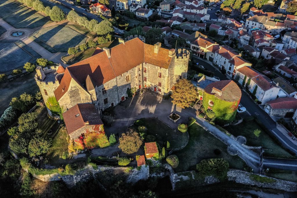 Château Royal de Saint-Saturnin 5 - Gallery