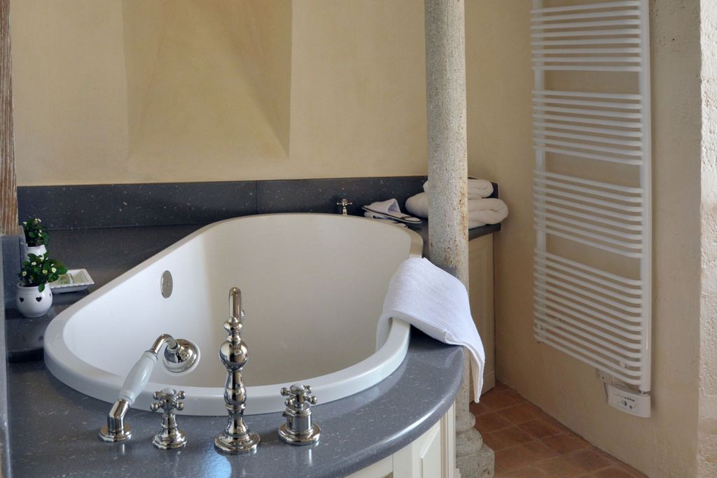 Château Royal de Saint-Saturnin 10 - Gallery