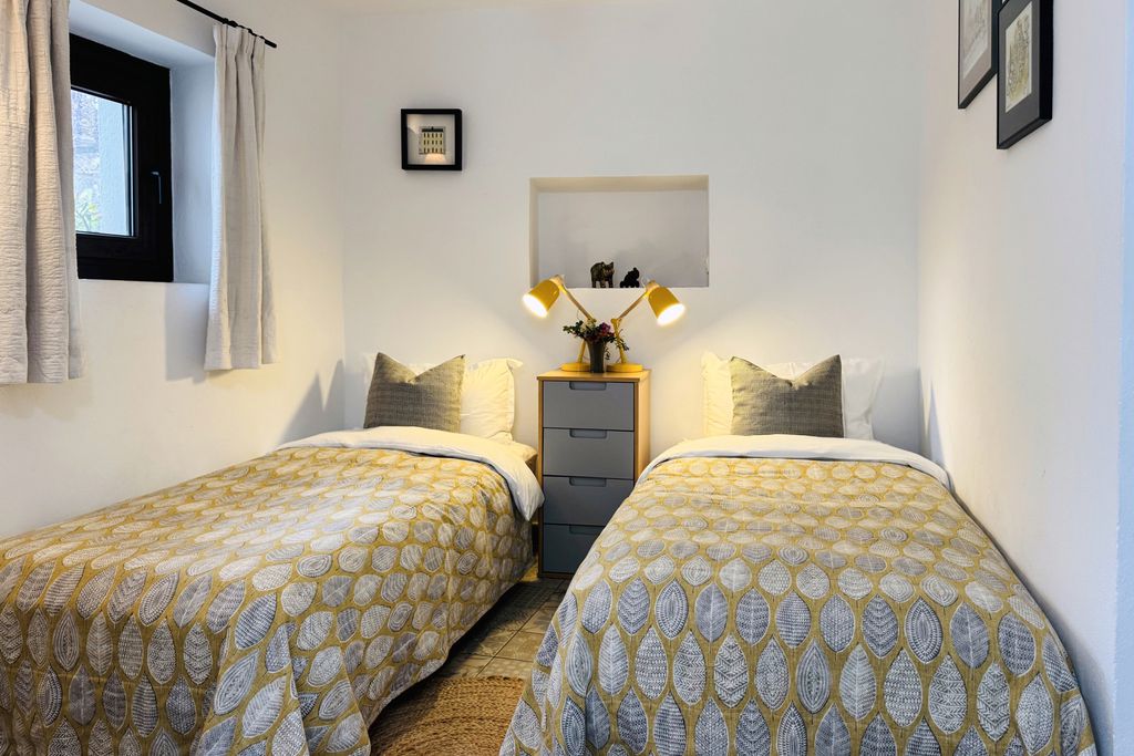 Almond Hill House 17 - Gallery