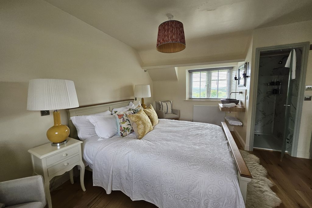 Euridge: The Courtyard Cottage 13 - Gallery