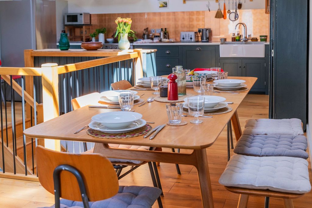 The Threshing Barn 6 - Gallery