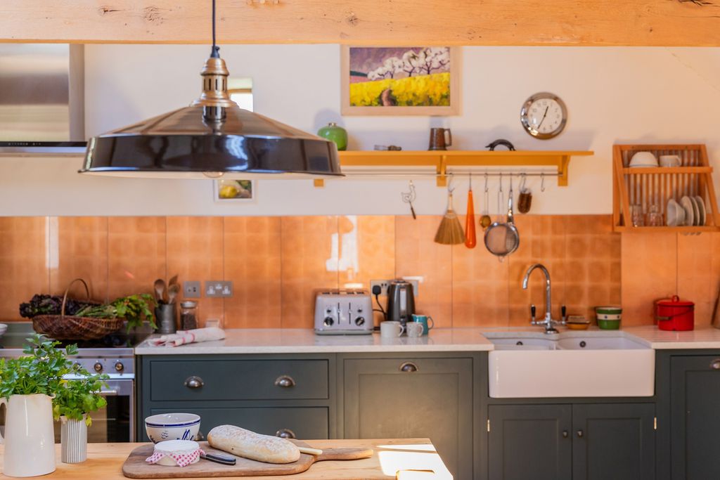 The Threshing Barn 7 - Gallery