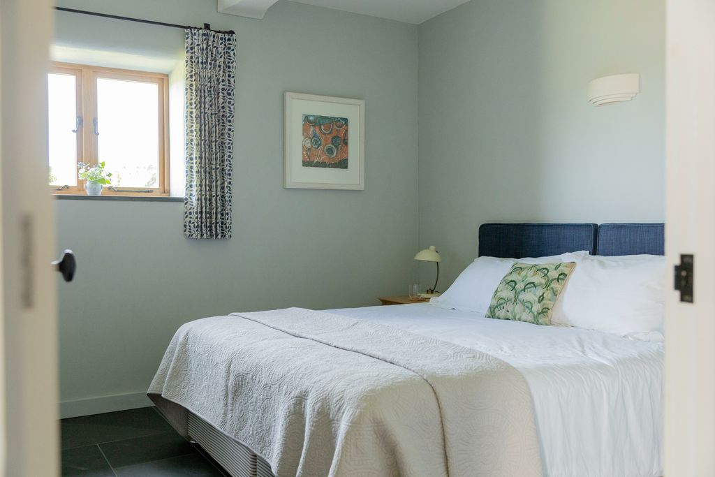 The Threshing Barn 12 - Gallery