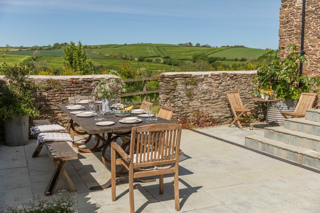 The Threshing Barn 4 - Gallery