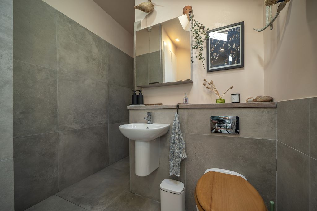 Green Cottage 13 - Gallery