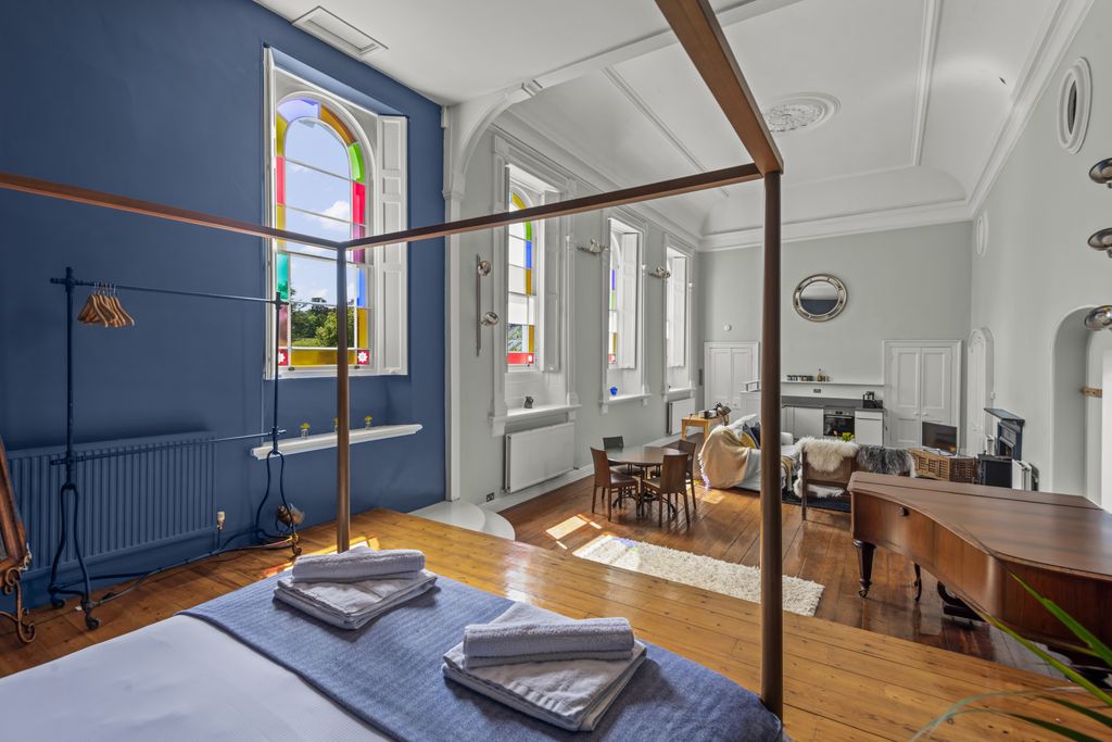 The Music Room 1 - Gallery