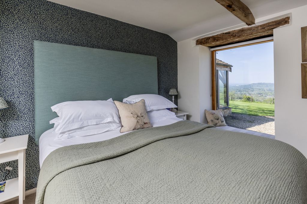 Dryhill Vineyard Cottage 8 - Gallery